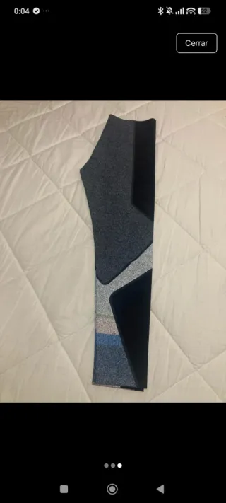 Mallas deportivas grises y multicolor