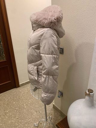 Chaqueta niña plumón beige talla 34/36. Amplia