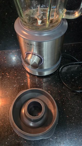 Batidora taurus con una jarra grande de cristal