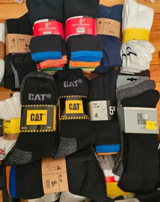 Lotes de calcetines nuevos 50% descuento.