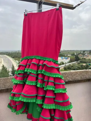 1️⃣ Falda flamenca rociera volantes