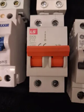 interruptores automáticos magnetotérmicos