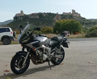 Yamaha Fazer Sportbike Negra/Plateada