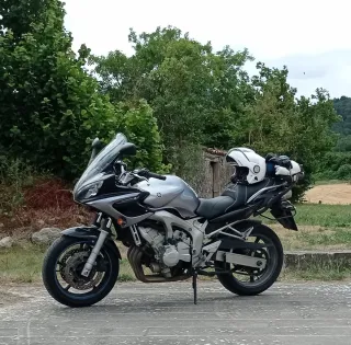 Yamaha Fazer Sportbike Negra/Plateada