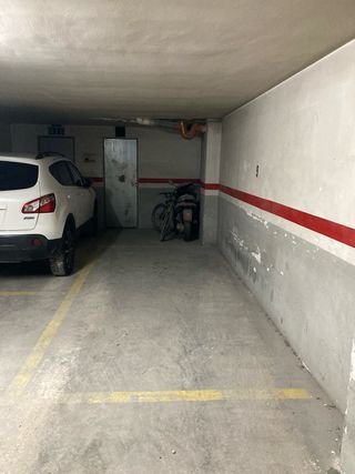 Plaza de parking para coche + moto + trastero
