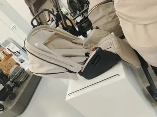 Carrito bebecar beige con capota de pelo