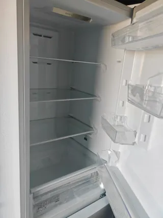 Nevera Blanca Midea Nueva 187x58