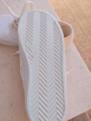 Zapatillas Blancas De Carmelo