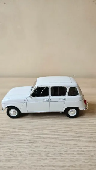 Renault R4 1:24 IXO