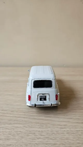 Renault R4 1:24 IXO