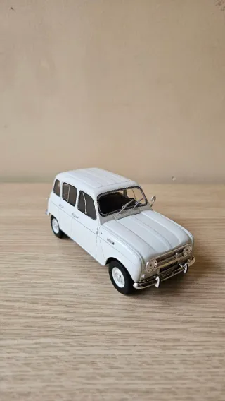 Renault R4 1:24 IXO