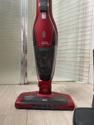 Aspiradora AEG CX7 para arreglar