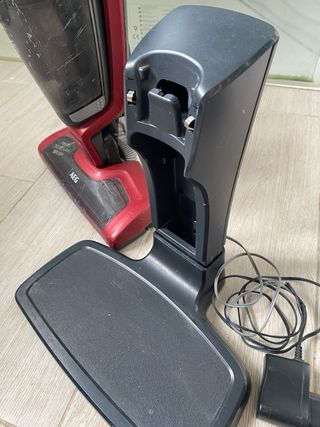 Aspiradora AEG CX7 para arreglar
