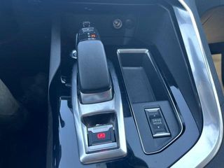 Peugeot 3008 Hybrid 225 Allure e-EAT8 165 kW (225 CV)