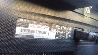 Intel NUC e monitor LED HDMI