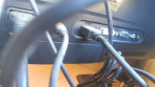 Intel NUC e monitor LED HDMI