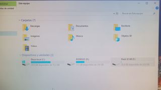 Intel NUC e monitor LED HDMI