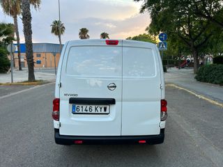 Alquiler Nissan NV200 2018