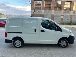 Alquiler Nissan NV200 2018