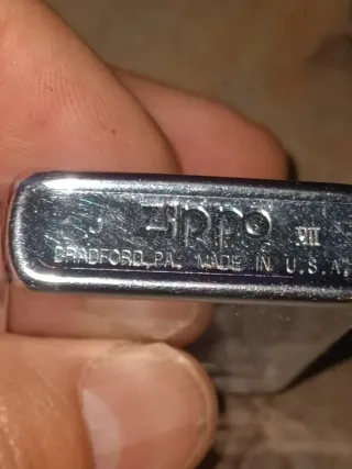 2 accendini: Zippo USA e un altro