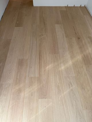 Instalación de tarimas y puertas