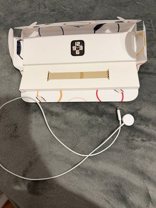 Apple Watch SE 2ª Gen 40mm + Cinturino Milano Oro Vecchio