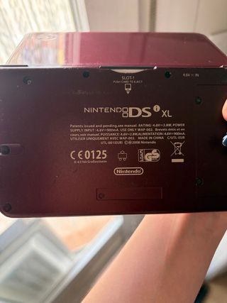 Nintendo DS XL Marrón/Rojizo con un juego incluido