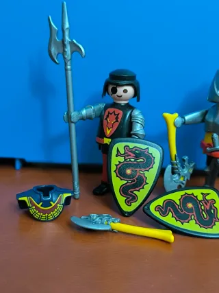 Playmobil Caballeros Medievales con Escudos Dragón