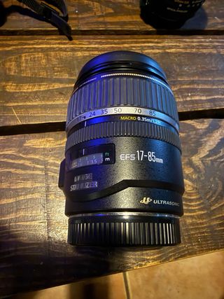 Cámara Canon EOS 40D DSLR, con dos objetivos.