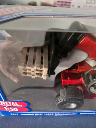 Manitou MHT 10230 Teleskoplader 1:50