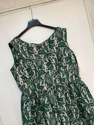 Vestido encaje guipur verde botella y crema