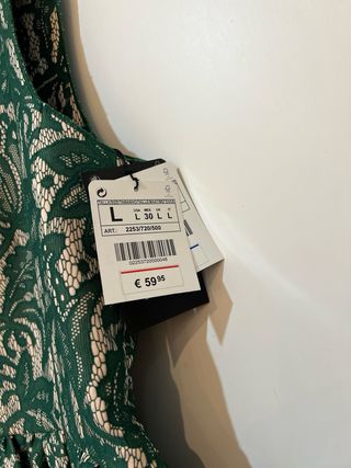 Vestido encaje guipur verde botella y crema