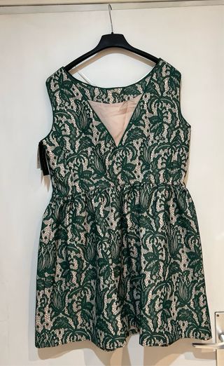 Vestido encaje guipur verde botella y crema