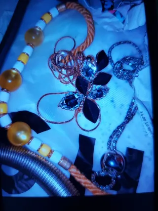 Lotto 40 gioielli bigiotteria