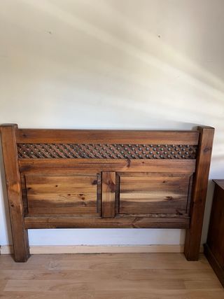 Cabecero de madera rústico