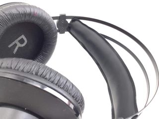 diadema akg k52