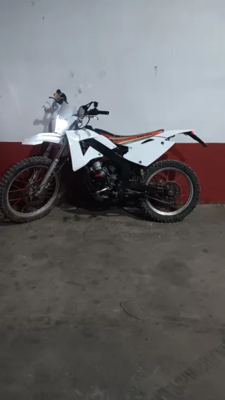 Rieju MRX Enduro Blanca y Naranja