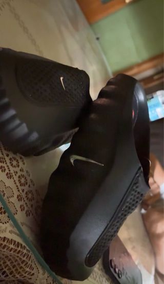 Chanclas Nike Negras y Rojas