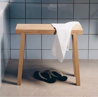 Banco/Taburette de madera maciza de fresno.