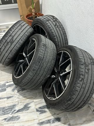 Llantas AMG R18 , con las gomas incluidas