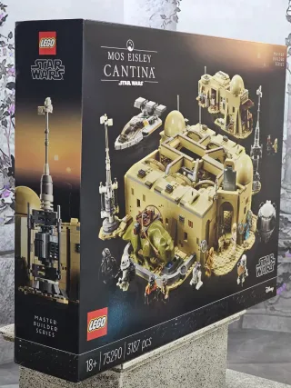 LEGO Star Wars Cantina Mos Eisley 75290