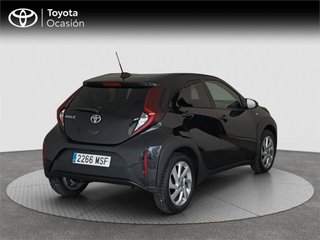 TOYOTA Aygo X Cross Play