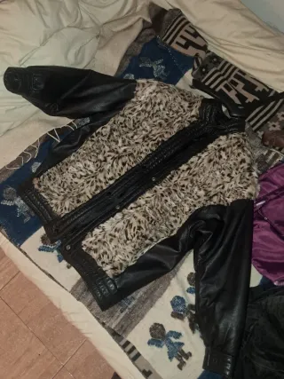Chaqueta animal print y cuero