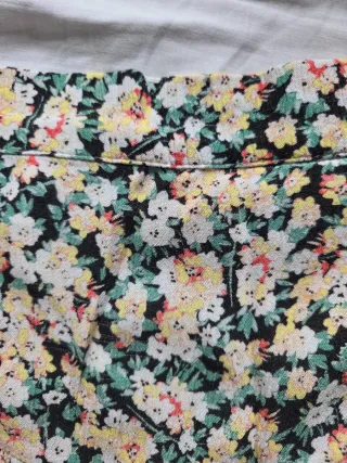 Falda mini Pull&Bear floral volantes viscosa