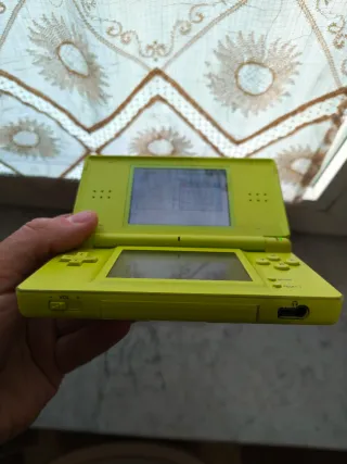 Nintendo DS Lite Gialla