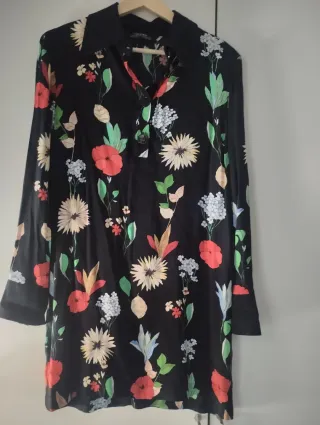 Vestido floral Zara
