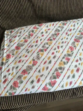 Retal de tela floral multicolor