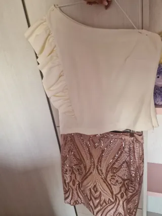 Conjunto falda y top evento dorado.