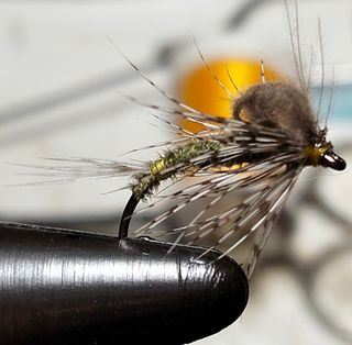 MOSCAS PARA LA PESCA DE TRUCHAS