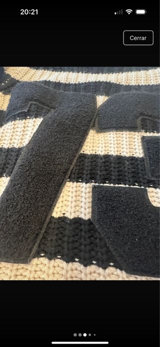 Jersey rayas beige y negro con número 73